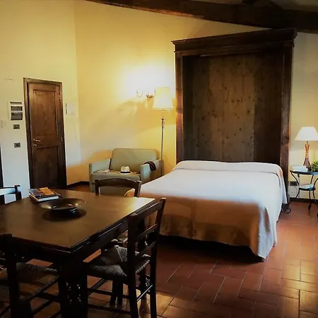 Antico Borgo Poggitazzi Hotel 3*