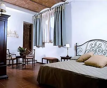 Hotel Antico Borgo Poggitazzi 3*
