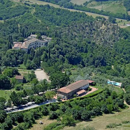 Antico Borgo Poggitazzi Hotel 3*